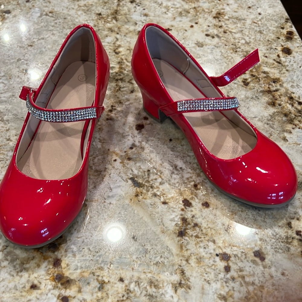 Girls red Mary Jane shoes, size 3